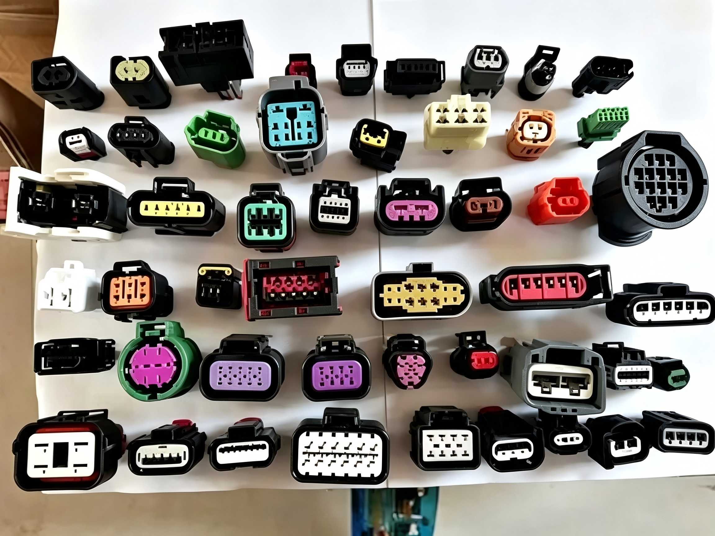 Automotive connector.png